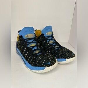Nike‎ LeBron 18 Low Lakers Heritage Size 5.5Y